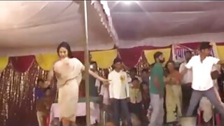 ಕೊಬ್ಬಿನ ಸಣ್ಣ ಕೂದಲಿನ ಮಿಲ್ಫ್ ಫಕ್ಡ್ ನಾಯಿಮರಿಯನ್ನು ಪಡೆಯಲು ಬಯಸುತ್ತದೆ