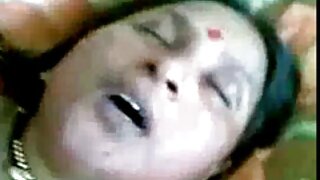 ಬ್ರೂನೆಟ್ ಹೂಕರ್ ಜೆಸ್ಸಿಕಾ ರೆಕ್ಸ್‌ನ ದಟ್ಟವಾದ ಗಟ್ಟಿಯಾದ ಹುಂಜವು ಕತ್ತೆ ರಂಧ್ರವನ್ನು ವಿಸ್ತರಿಸುತ್ತದೆ